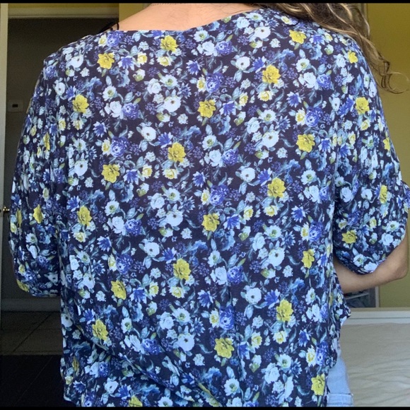 Flower Top - Picture 3 of 3